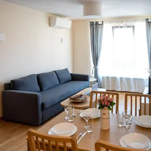 Modern And Spacious In The Centre Sofía